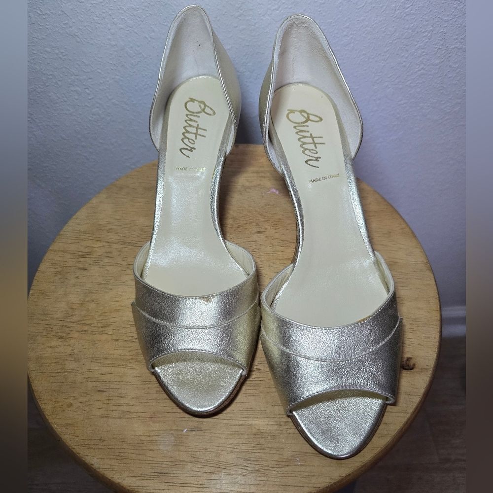 NWOB Butter D'orsay Gold Leather Shoes Size 10